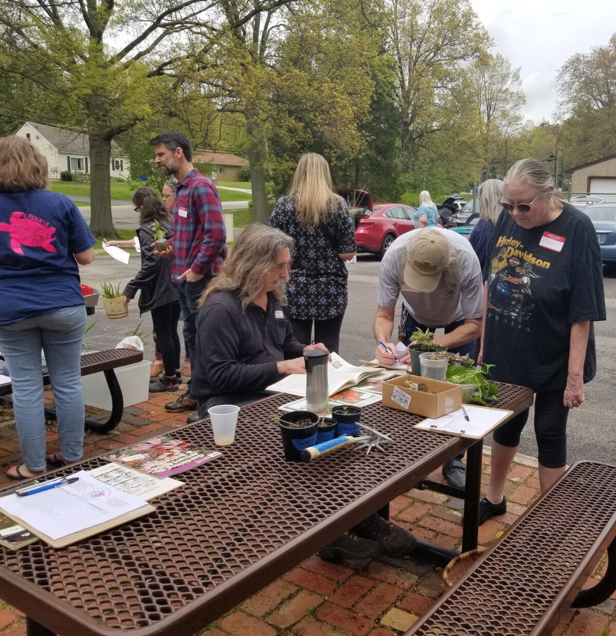 KCTB Members and community Members gathering for the 2024 Annual Plant Exchange 